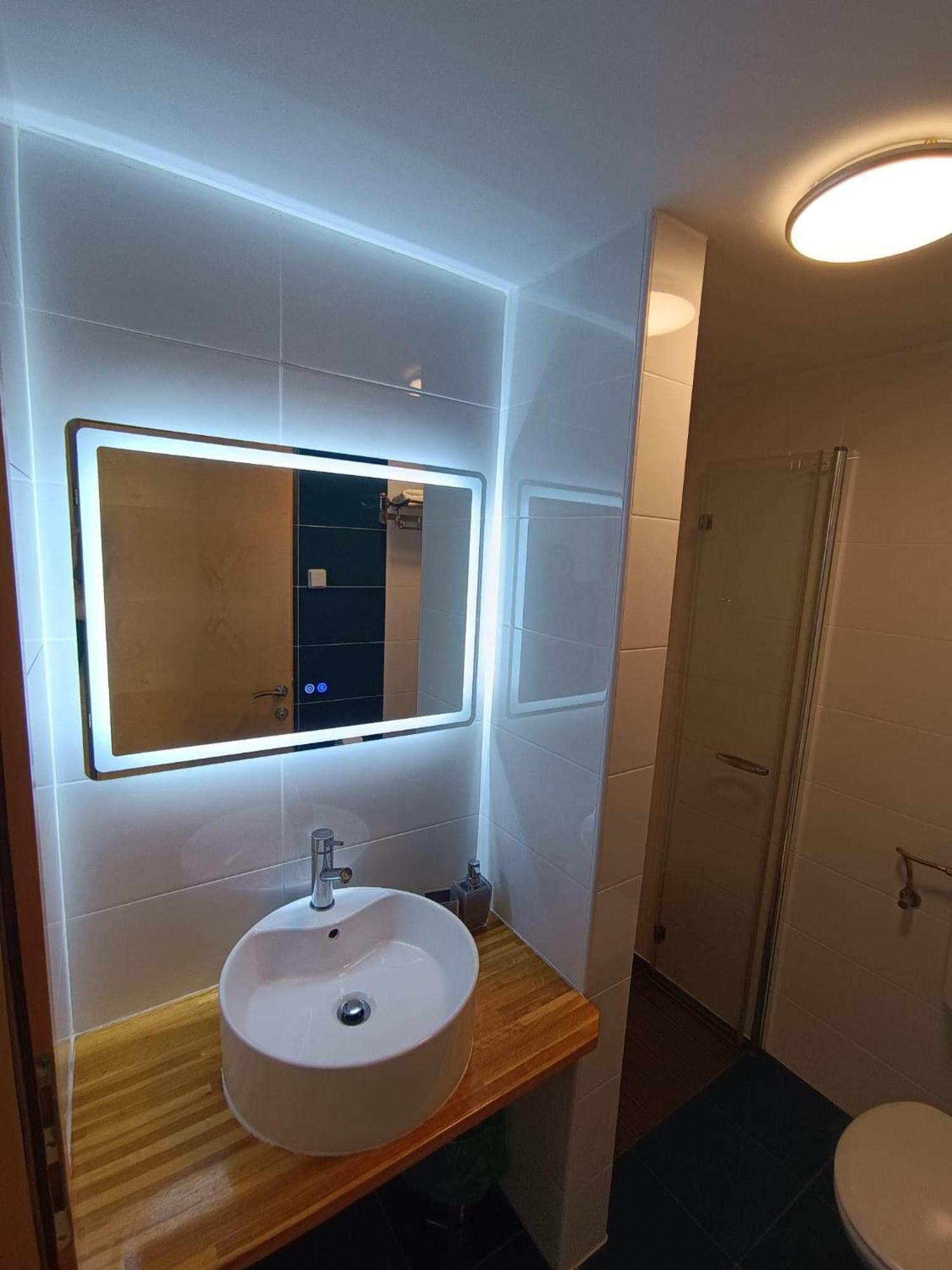 Apartments Pongrac เซรส ภายนอก รูปภาพ